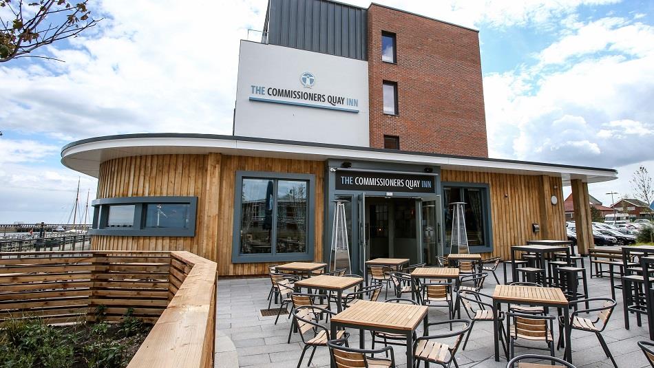 Commissioners Quay Inn Waterfront Terrace.
