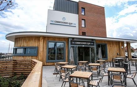 Commissioners Quay Inn Waterfront Terrace.